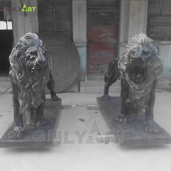 Factory customize pairs of standing black lion statuette for outdoor garden decoration