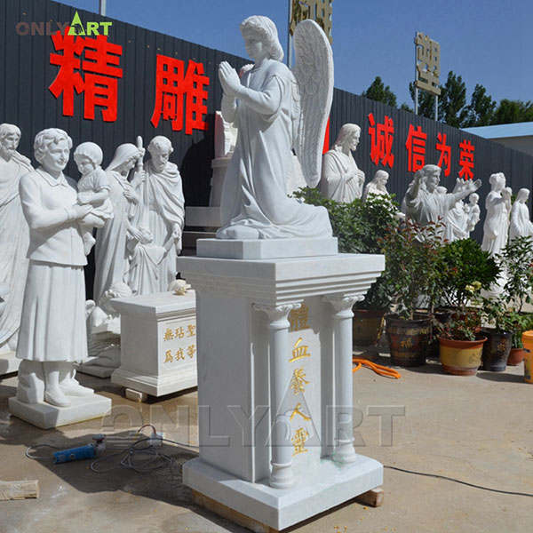 angel praying statue