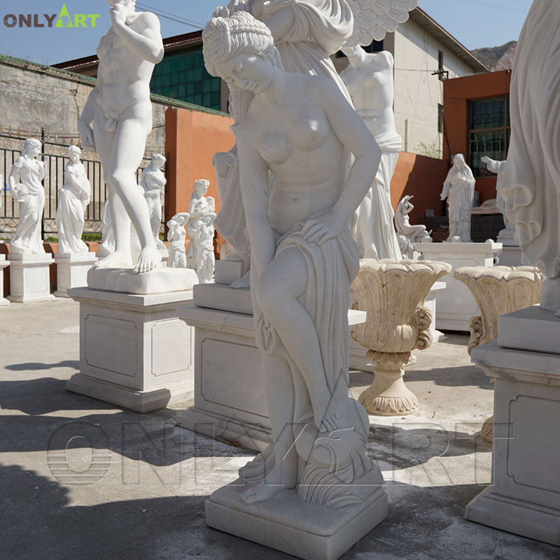 Famous Greek statues female