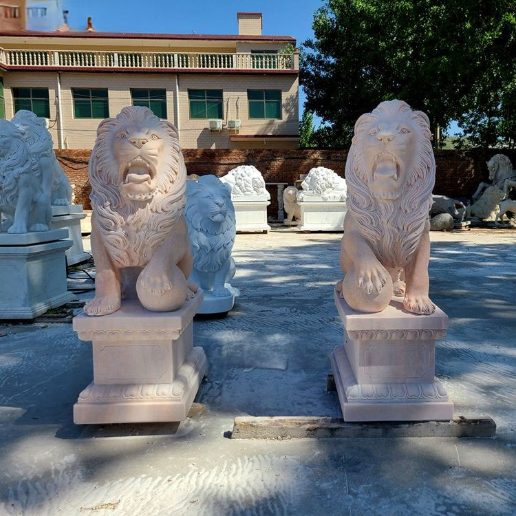 Natural Marble Roaring Lion Statue, Stone Lion Sculpture Statue For Villa,Life Size Front Door Lion Statue,Hand Craved Yellow Marble Lion Statue Sculpture