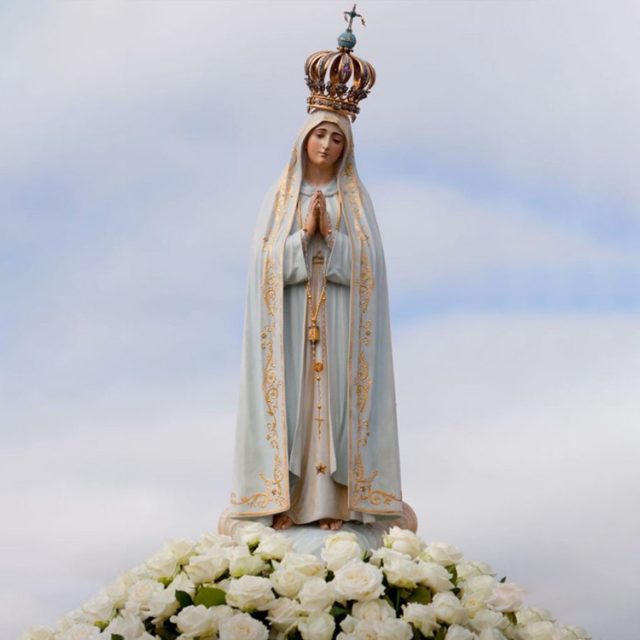 mother mary fiberglass statue,mother mary statue decoration at home,colour changing mother mary statue,blessed mother mary garden statue
